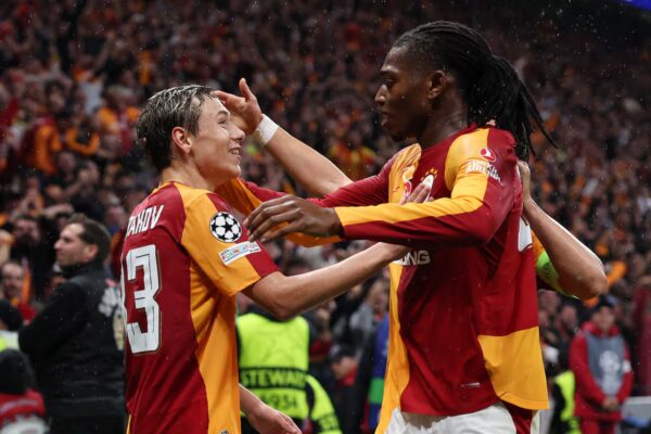 Galatasaray y Barcelona empatan antes del medio tiempo gracias a Cancelo