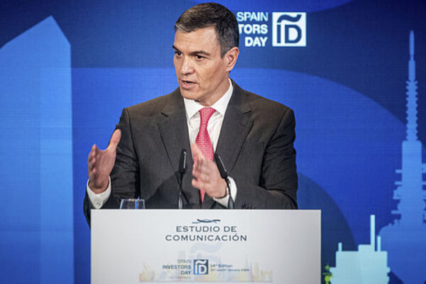 PSOE se impone al PP por 12 puntos, revela el último estudio del CIS de Tezanos.