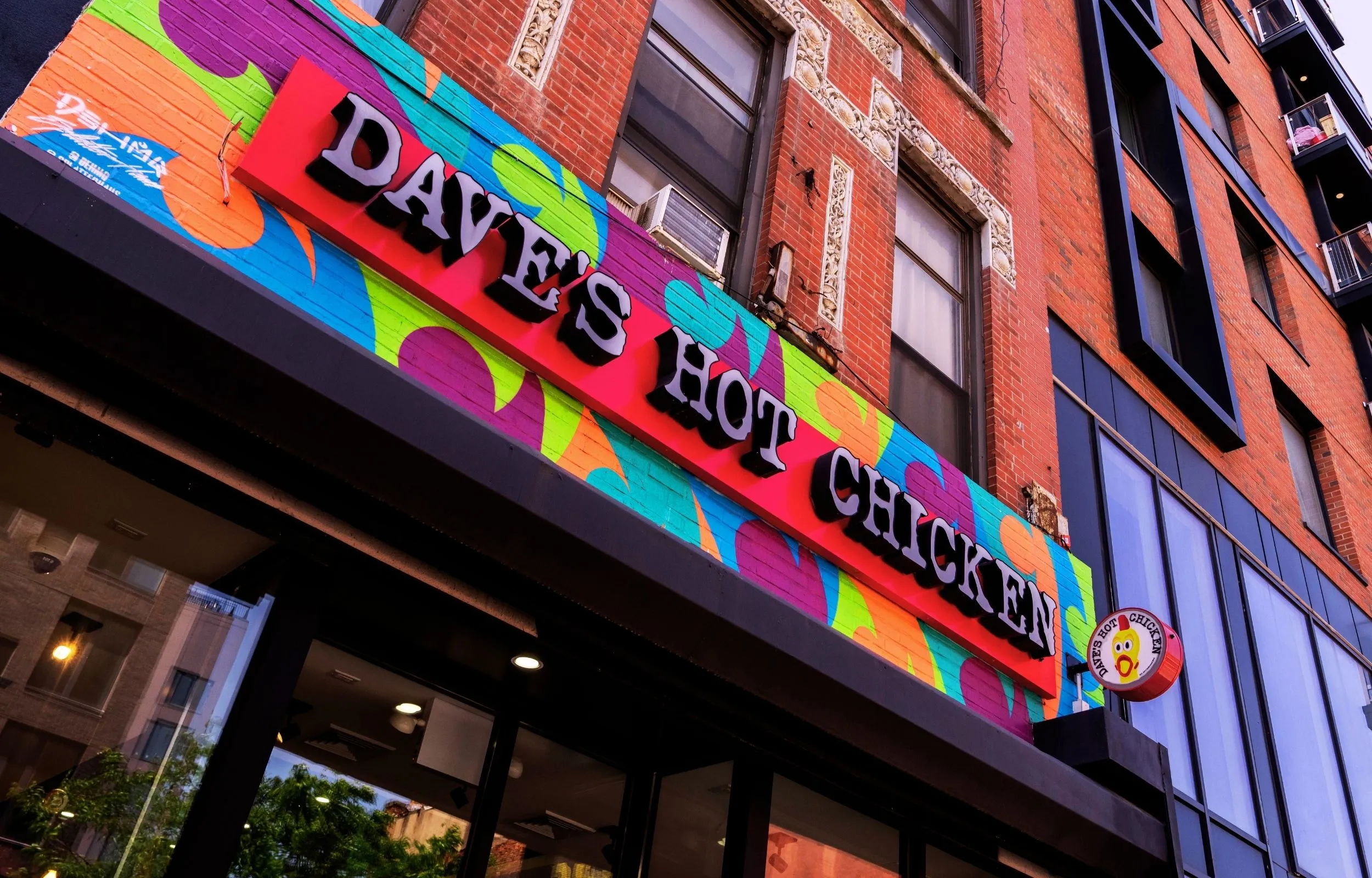 Dave's Hot Chicken supera los 500 locales y continúa su expansión en el mercado.