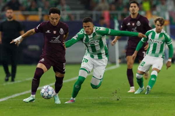 Champions League: El Porto toma la delantera frente al Real Betis en el partido en vivo