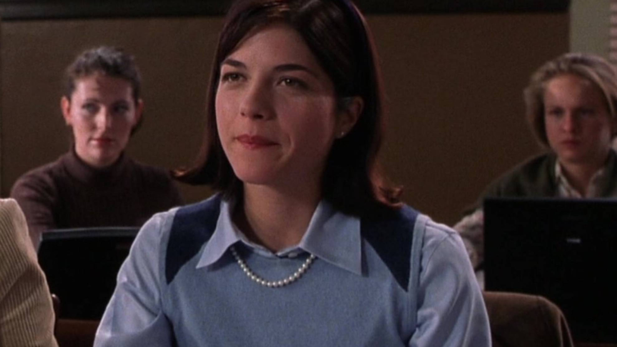 Selma Blair arrestada tras incidente en avión: intenta abrir la puerta y agredir a la tripulación.