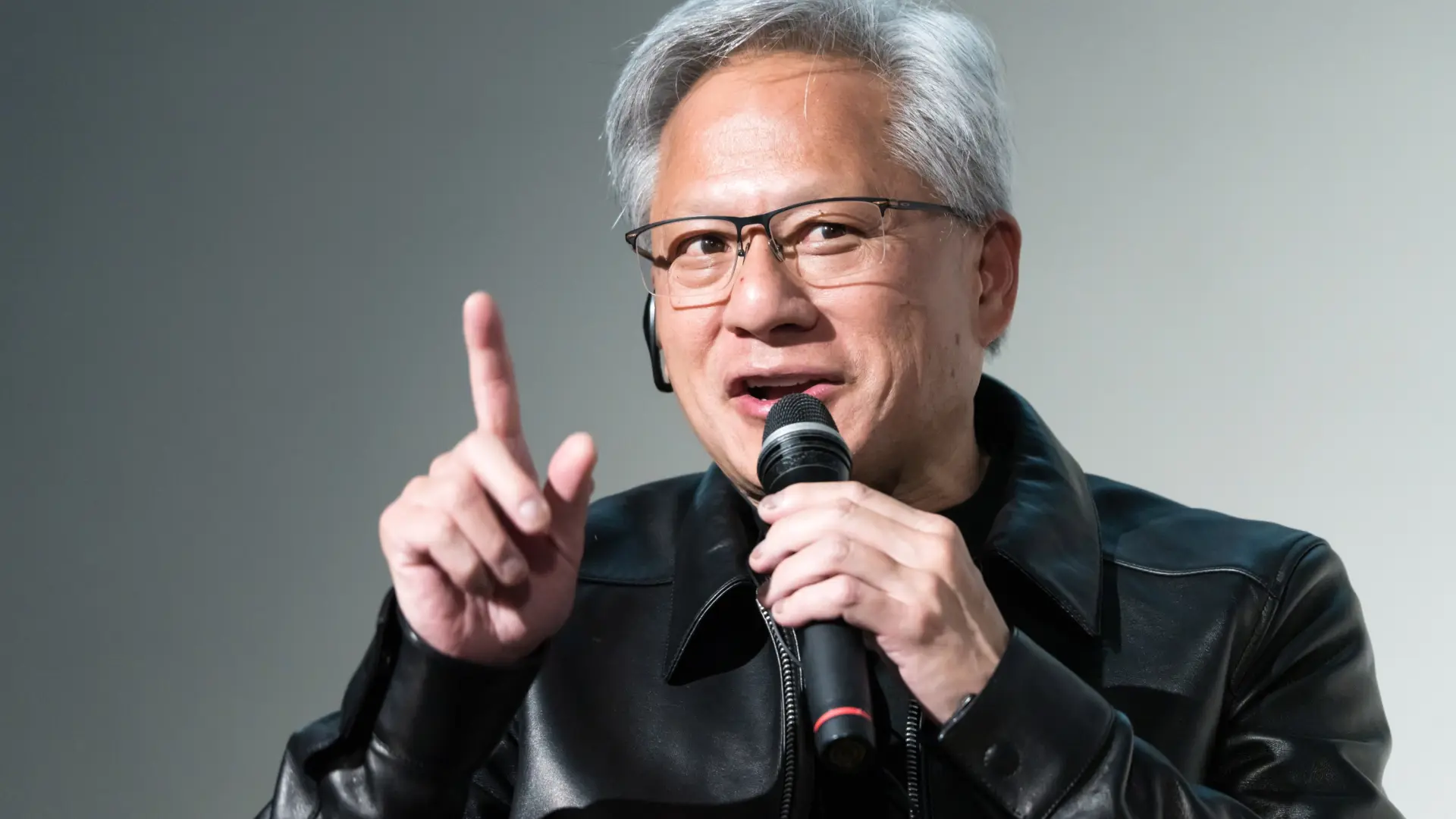 Jensen Huang condiciona suministro de chips a la seguridad de la IA: "No controlamos a otras empresas"