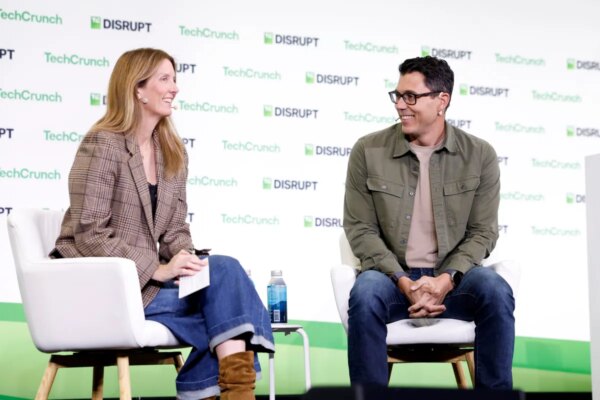 Agentes de inteligencia artificial estarán integrados en los vehículos de Rivian