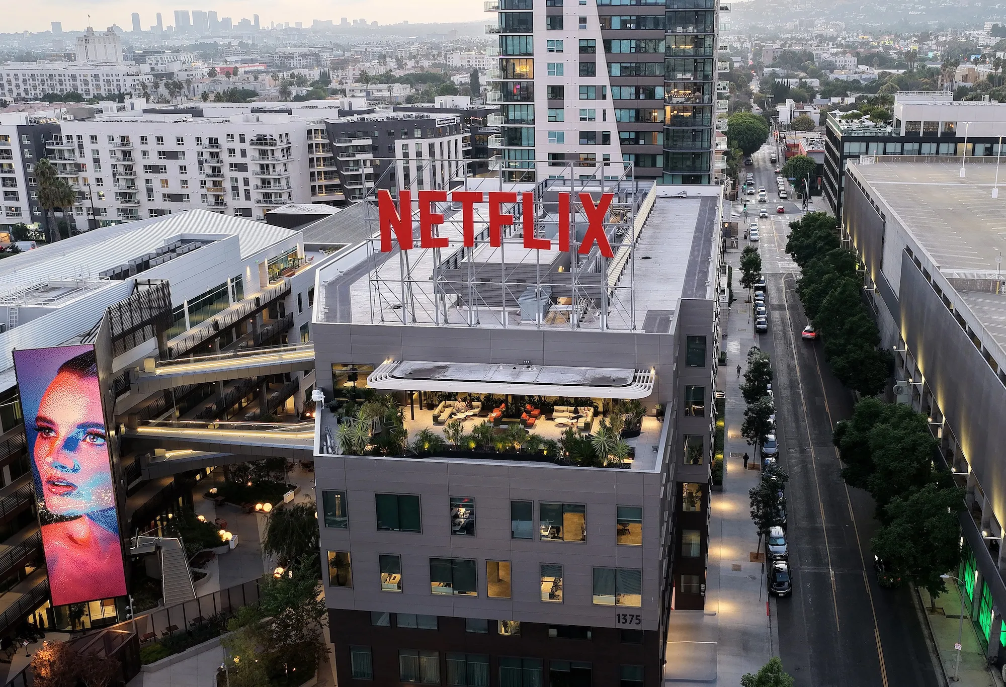 Netflix reduce su plantilla en 1,000 empleados, la mayor disminución desde 2022.