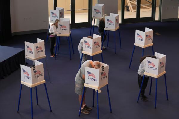 El Gobierno Federal presenta demanda contra California por supuesta inclusión de 20,000 votantes no ciudadanos en el registro electoral.