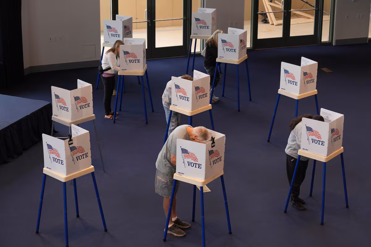 El Gobierno Federal presenta demanda contra California por supuesta inclusión de 20,000 votantes no ciudadanos en el registro electoral.