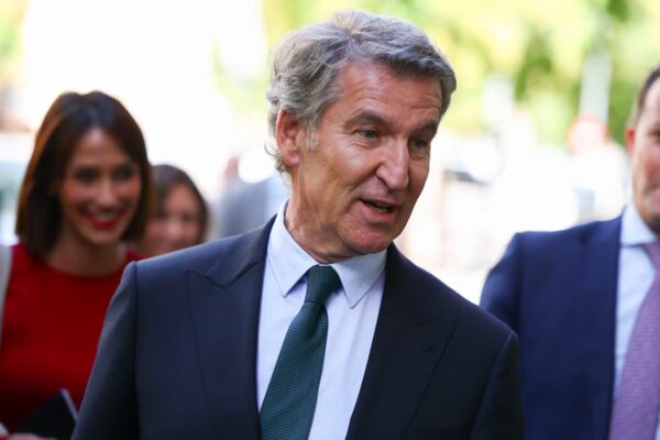 Feijóo exige un mayor control naval en Ceuta ante la llegada de embarcaciones marroquíes