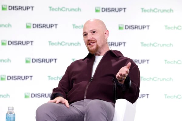 Replit finaliza su colaboración con Anthropic, según declaraciones de su CEO.
