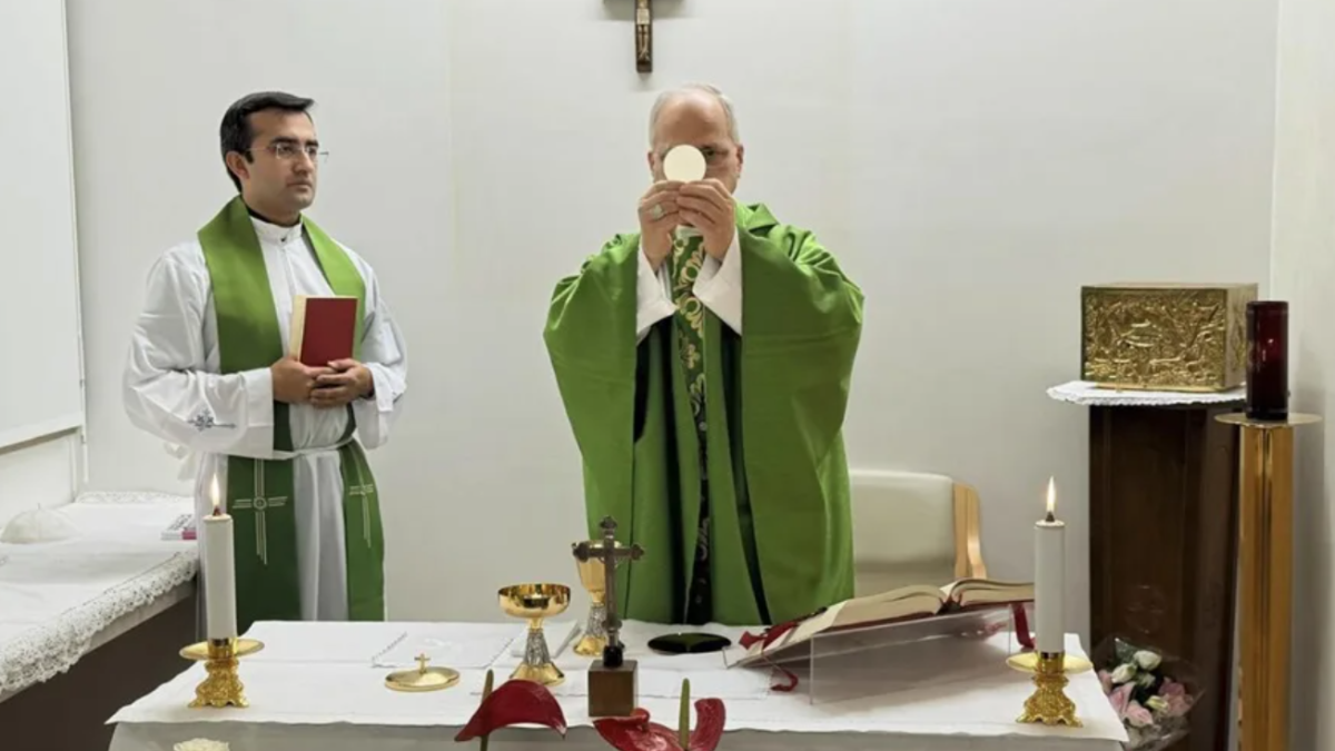 El Papa León XIV es dado de alta y regresará al Vaticano esta tarde.