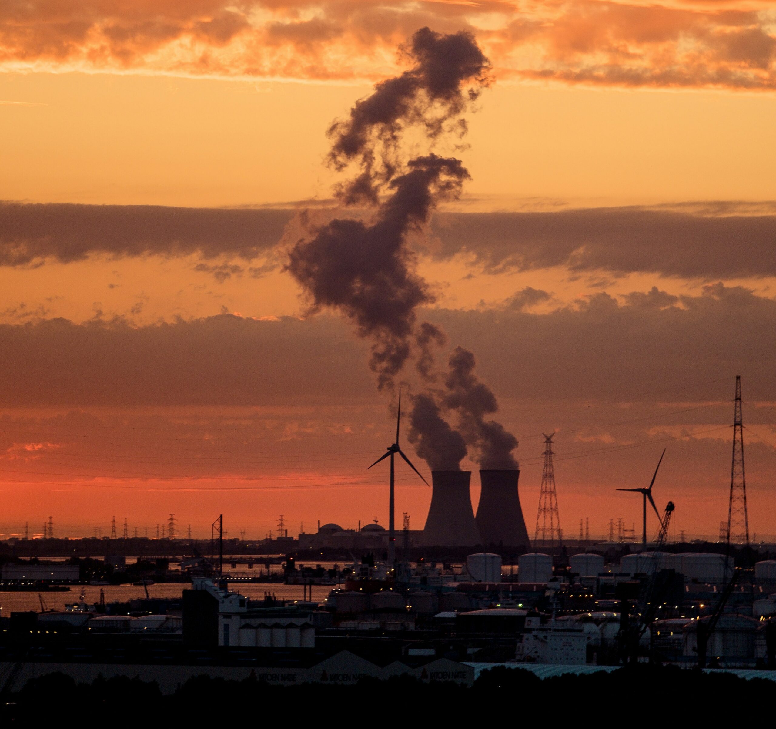 La energía solar supera a la nuclear a nivel mundial por primera vez en la historia