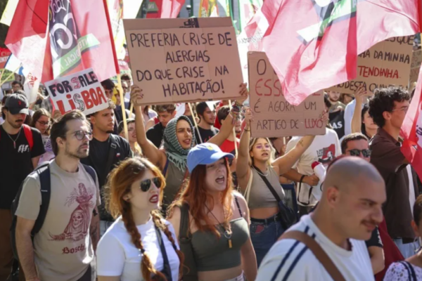 Portugal se moviliza en protestas sindicales ante el aumento del costo de la vida.