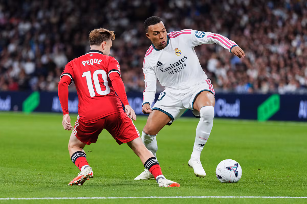 Partido en Vivo: Real Madrid y Sevilla Inician con Equilibrio y Oportunidades Limitadas