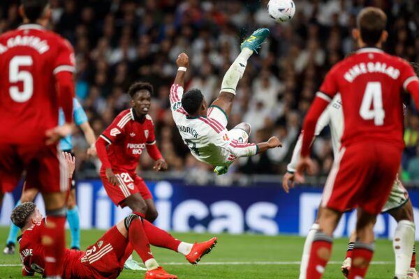 Mourinho transforma la alineación: cambios radicales en el equipo