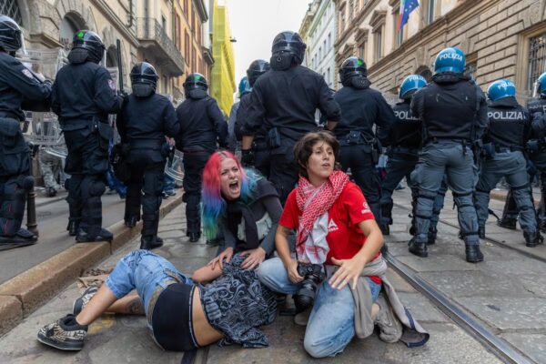 Estudiantes italianos se suman a las protestas de Francia: un movimiento educativo en expansión