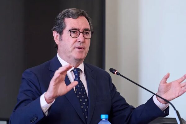 CEOE solicita a los partidos políticos un ahorro energético de 25.000 millones de euros.
