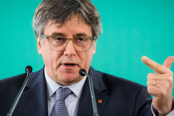 El Tribunal Supremo permite la amnistía para Puigdemont y anula su orden de arresto.