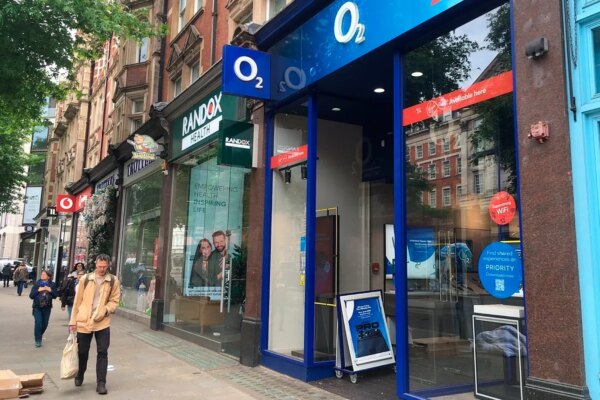 Accionistas de Telefónica instan a la autoridad británica de Competencia a aprobar la adquisición de Netomnia.