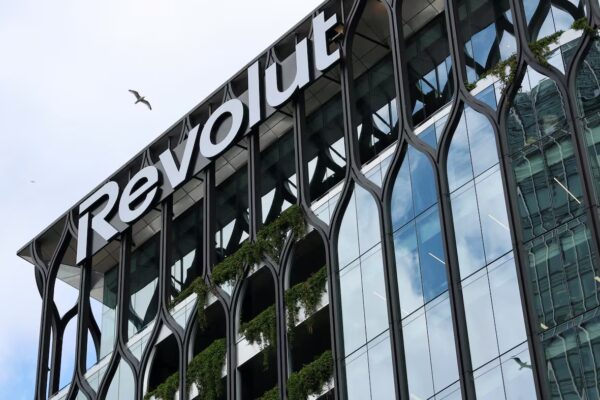 Revolut enfrenta interrupciones que bloquean pagos, transferencias y acceso a cuentas de usuarios