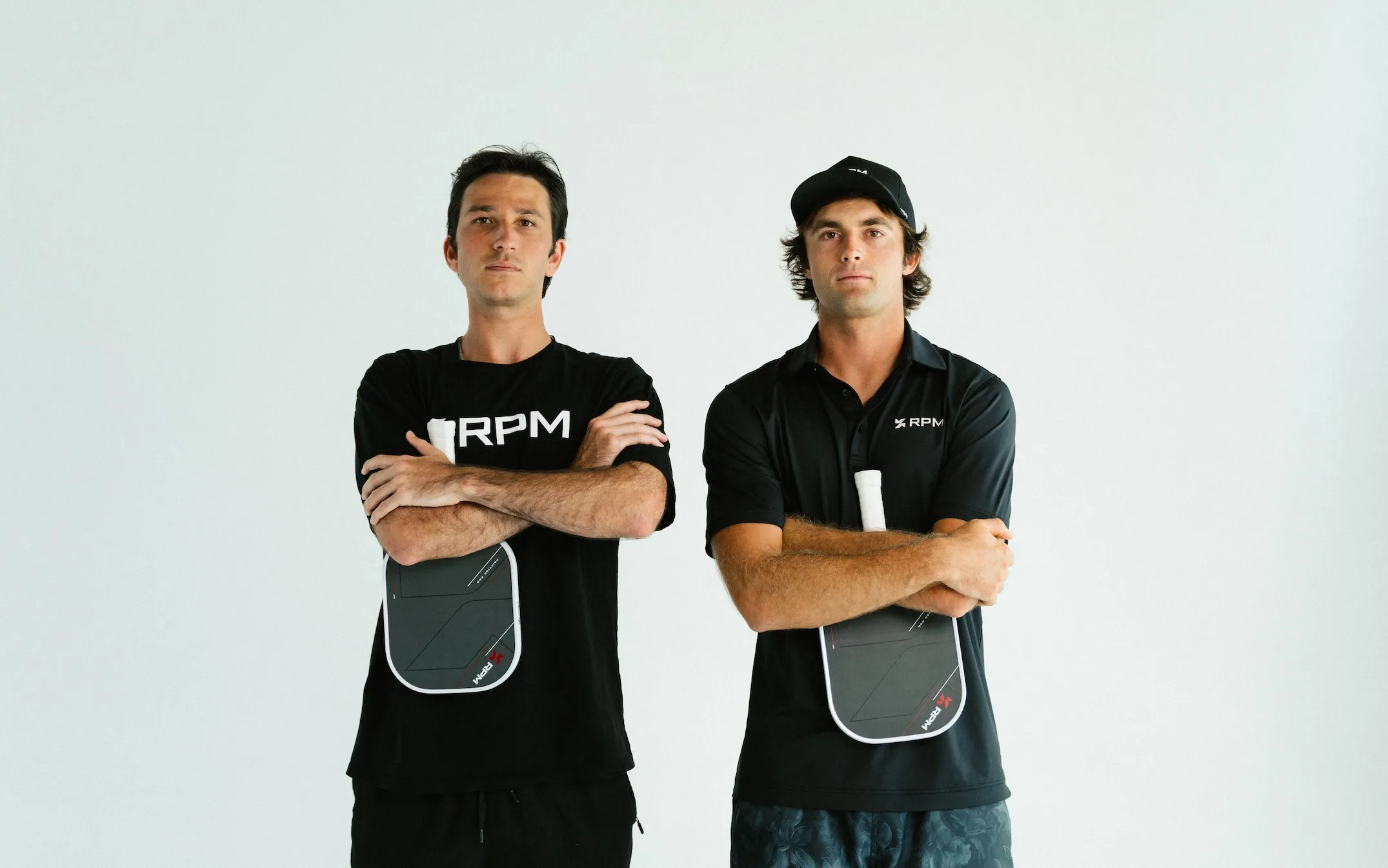 Amigos de la infancia crean una exitosa paleta de pickleball valorada en 31 millones en solo un año.