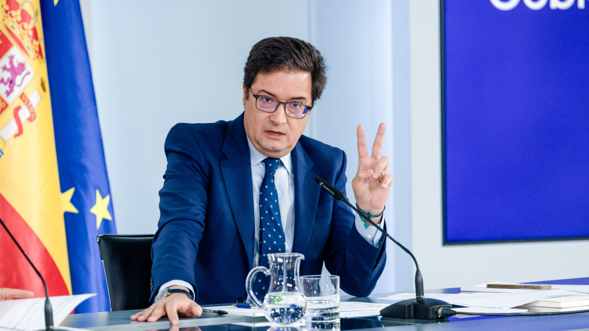El Gobierno implementará un aumento del 5% en los salarios de los funcionarios antes de concluir el año
