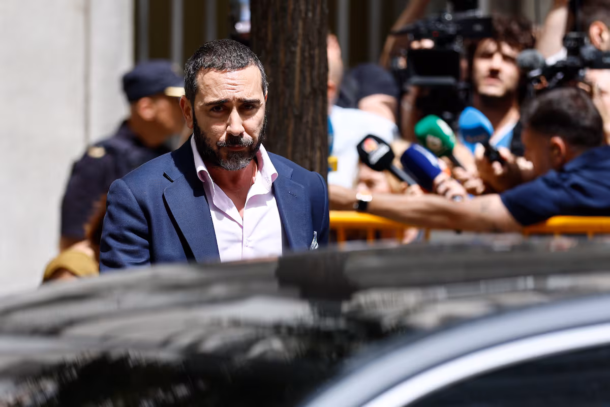 La Universidad de Córdoba investiga la autenticidad del ataque al vehículo de Aldama en España