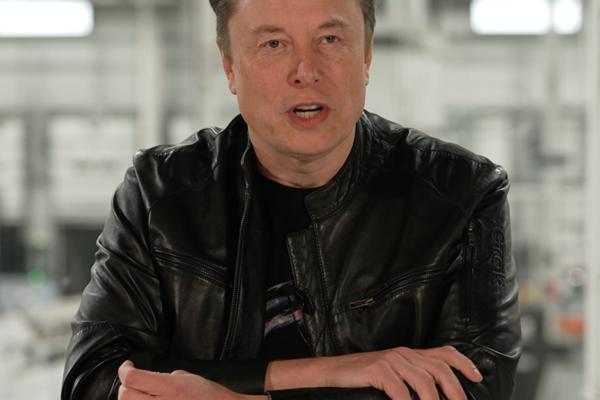 El negocio de inteligencia artificial de SpaceX supera las proyecciones iniciales.