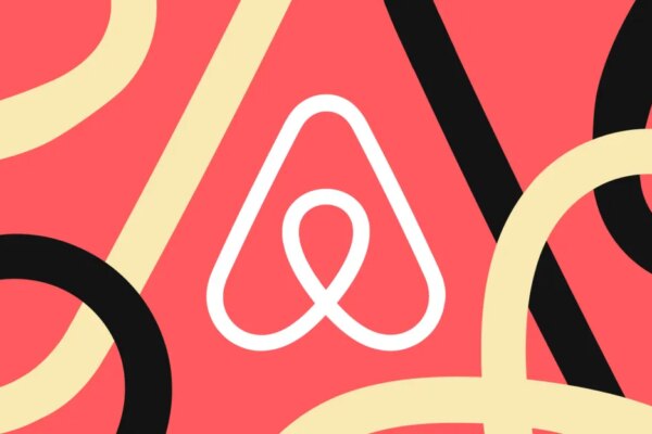 Airbnb implementa nuevas políticas: prohíbe que los huéspedes hagan tareas como lavar platos y sacar la basura.