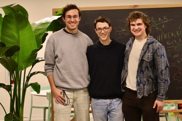 Flapping Airplanes, un laboratorio de IA de un año, consigue $1,000 millones y alcanza una valoración de $6,000 millones.