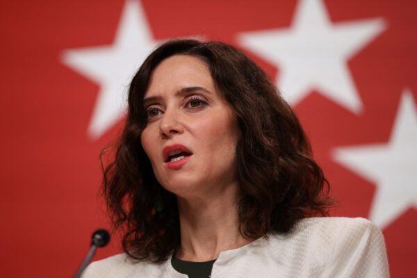 Aprobada la ley de Ayuso que simplifica trámites fiscales y refuerza la seguridad jurídica