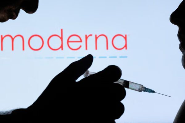 Caen las acciones de Moderna y Merck por revelación de datos sobre la vacuna contra el melanoma