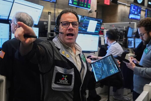 Dow Jones termina al alza mientras Wall Street enfrenta caídas impulsadas por la IA, lideradas por Meta y Nvidia.