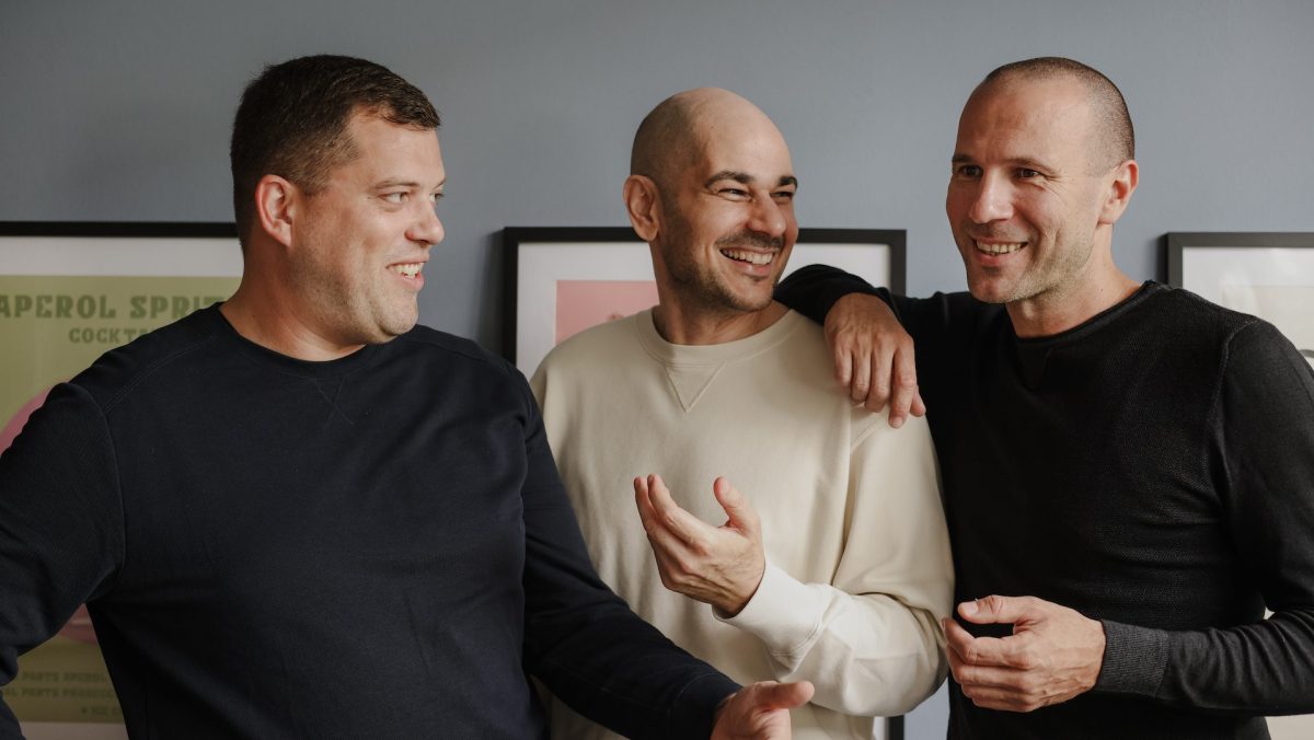 La startup Daytona, especializada en agentes en la nube, alcanza una valoración de $1,000 millones con el respaldo de FirstMark y destacados inversores ángeles.