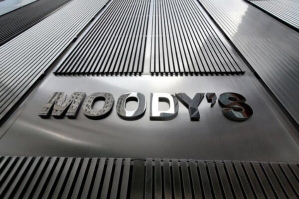 Francia respira aliviada con la decisión de Moody's de mantener su calificación crediticia
