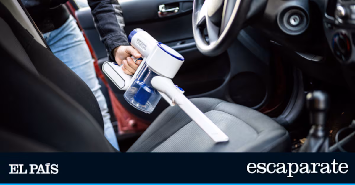 El mejor aspirador de mano en Amazon que se ajusta idealmente en la puerta del coche