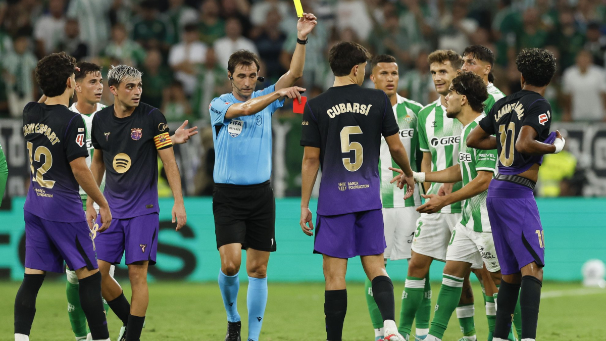 El Betis impugnará las sanciones: Facundo Bernal recibe cuatro partidos y Manu Fajardo, dos.