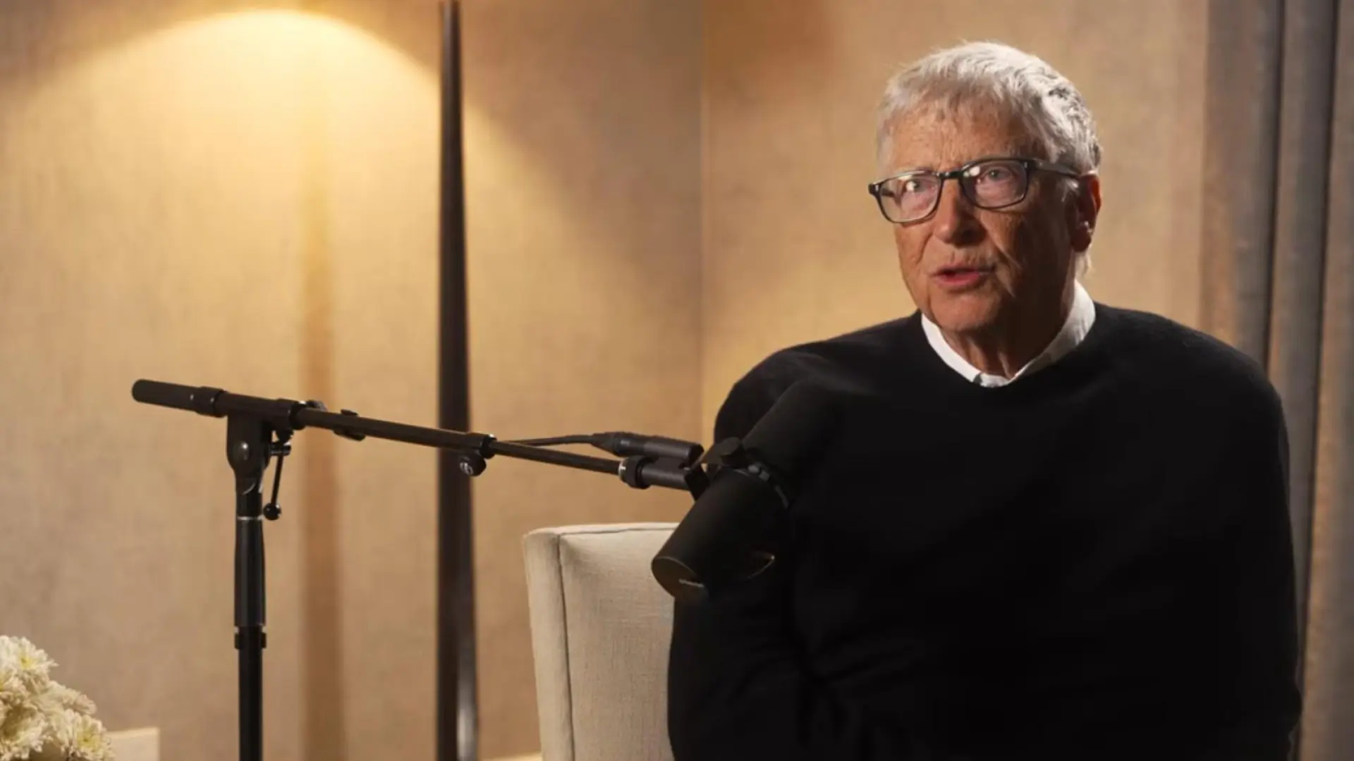 Bill Gates señala riesgos de la IA: "Estamos ante dos décadas críticas de cambios y desigualdades"