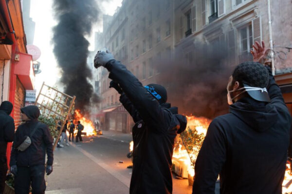Bloqueo en la Ciudad: Manifestaciones Generan Desorden y Tensión