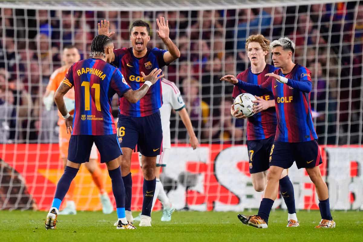 Mbappé brilla con un doblete y lleva al Real Madrid a la victoria en el primer clásico de la temporada contra el Barcelona