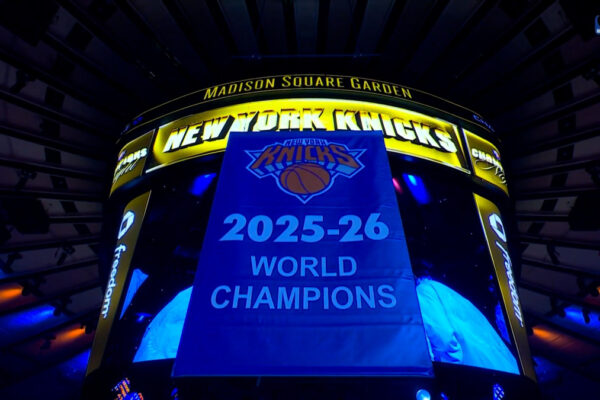 Los Knicks celebran su emocionante ceremonia de campeones