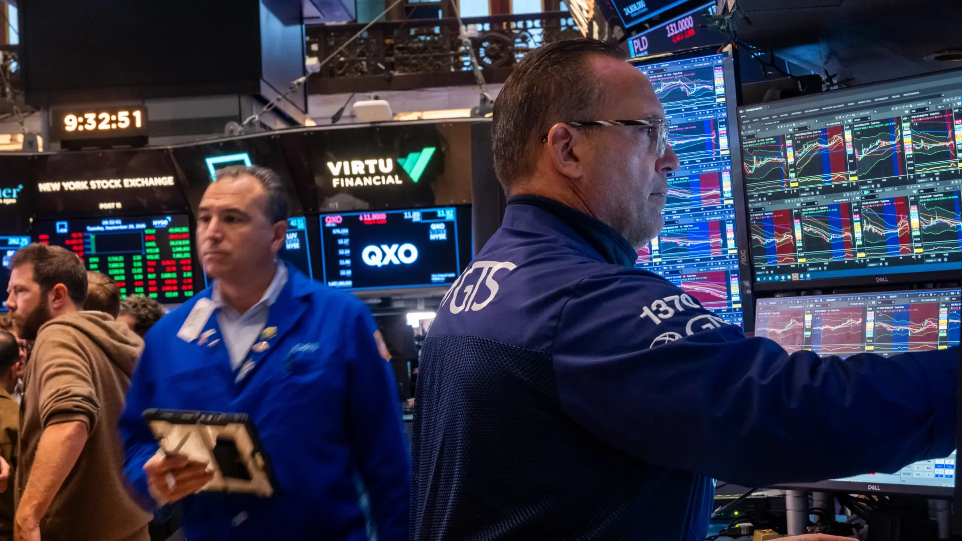El mercado comienza la jornada en alza, a pesar de la caída en Brasil y la estabilización del precio del petróleo.