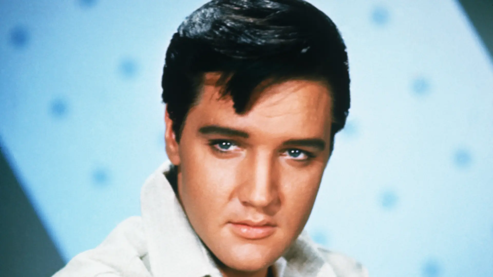 Anthropic enfrenta una demanda por utilizar canciones de Elvis Presley en el entrenamiento de su inteligencia artificial