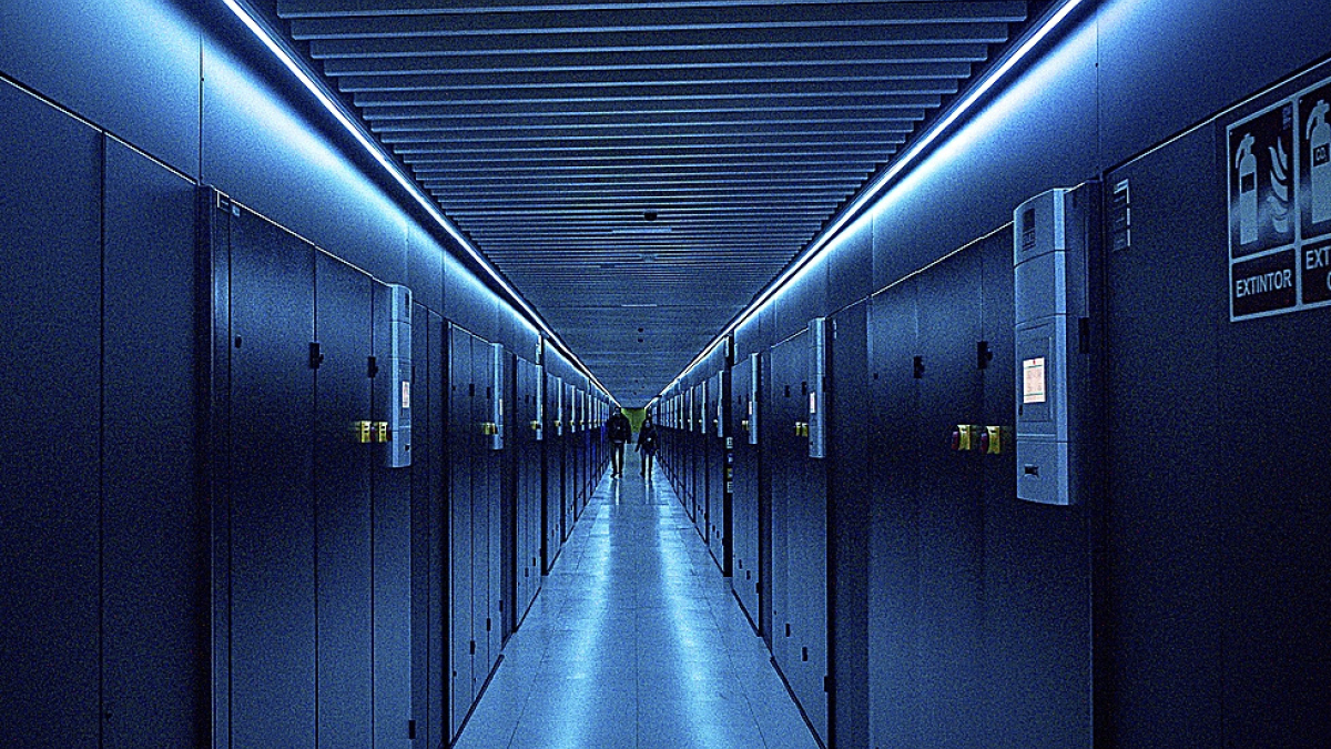 El Gobierno reduce las restricciones sobre energías renovables para centros de datos