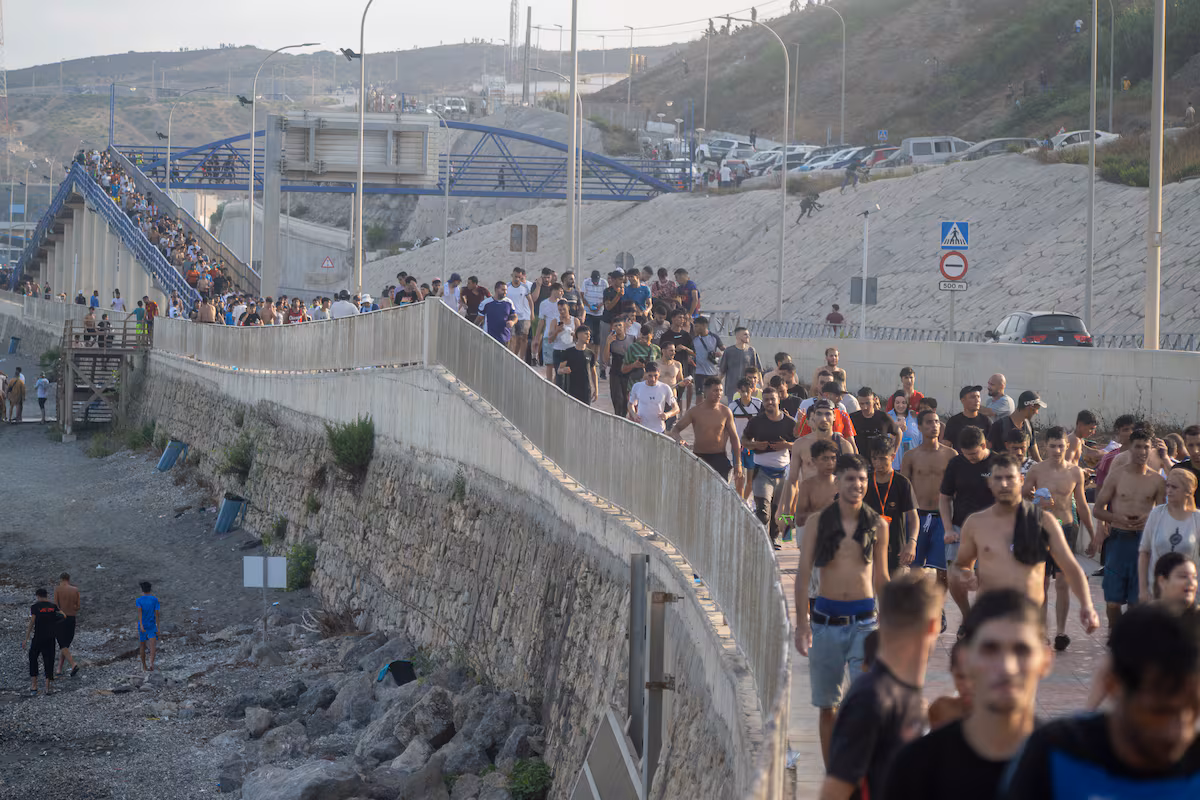 La jueza solicita al Gobierno la desclasificación de documentos sobre la afluencia masiva en Ceuta en julio