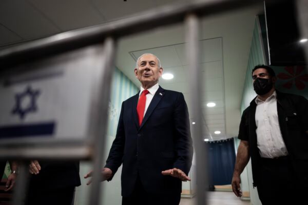 Netanyahu triunfa en las elecciones israelíes, pero su coalición no alcanza la mayoría necesaria