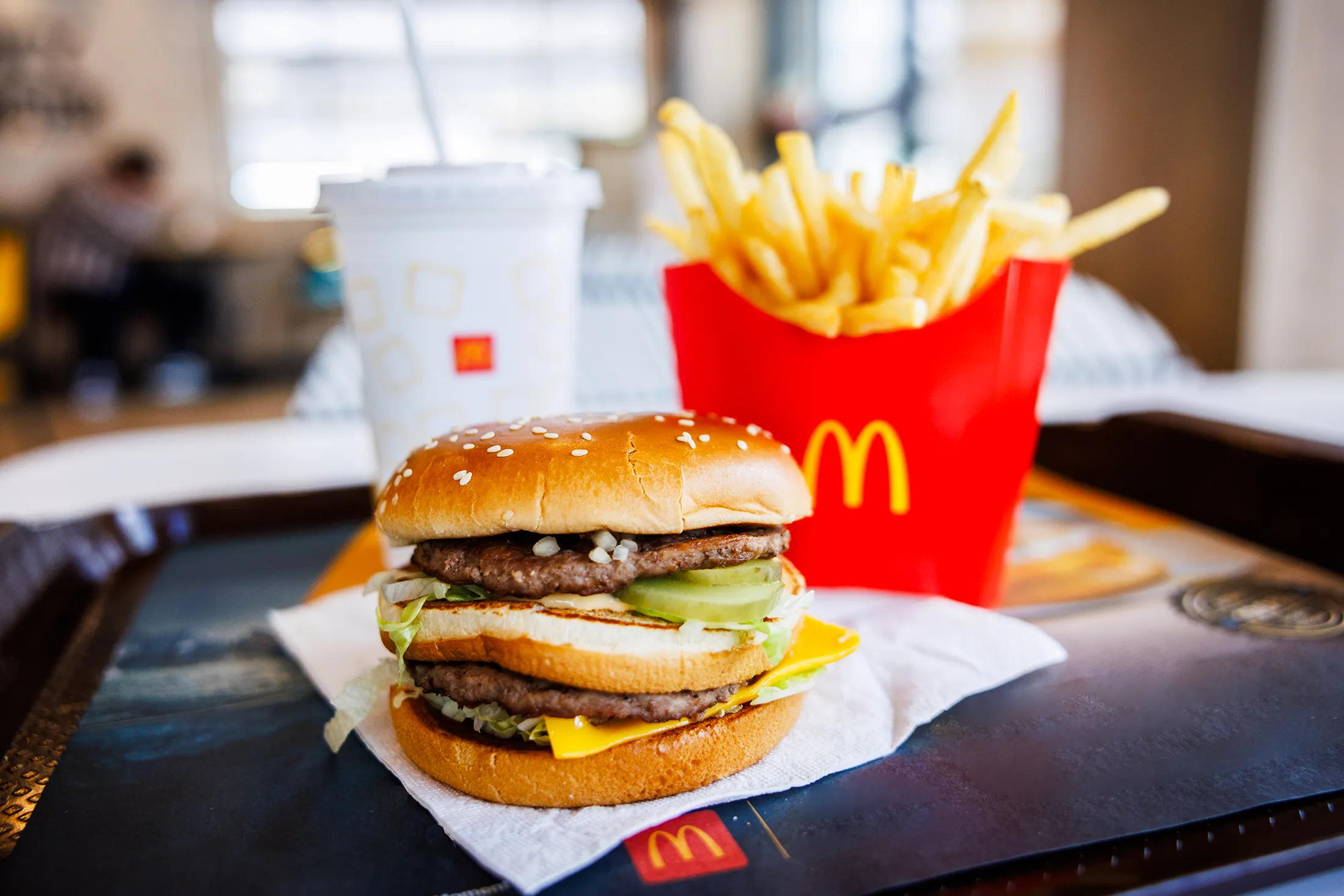 McDonald's capacita a su personal para reconocer la calidad de un Big Mac deficiente