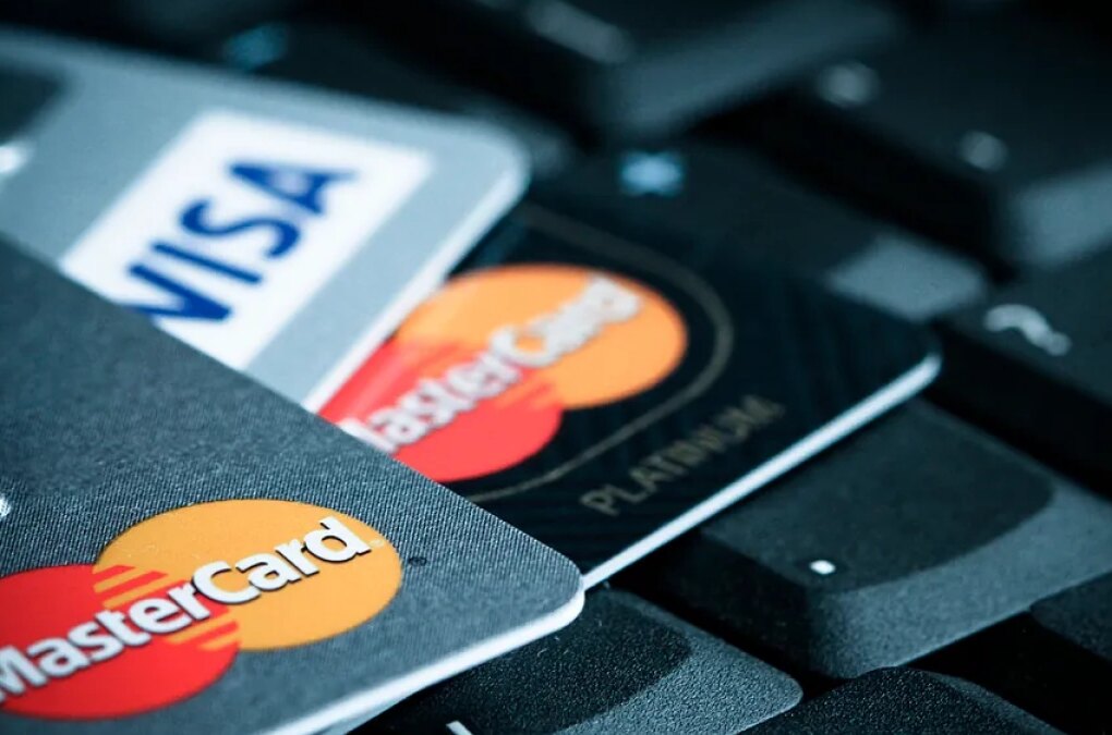 Mastercard y Visa enfrentan demanda de 6.000 millones de dólares en el Reino Unido
