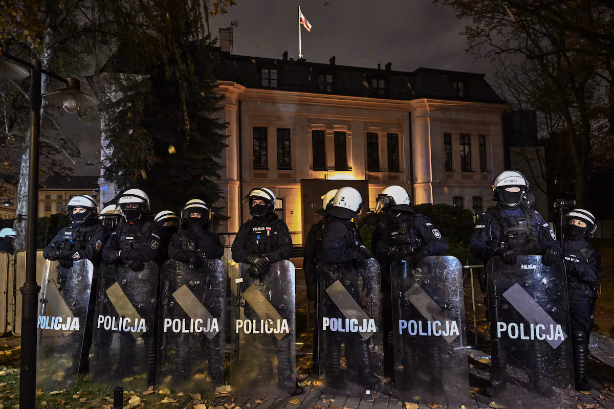 Crisis institucional en Polonia tras la destitución del presidente del Tribunal Constitucional