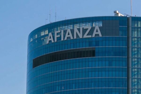 Afianza sustituye a OHLA y posiciona su marca en las icónicas Cuatro Torres junto a PwC, Moeve y KPMG.